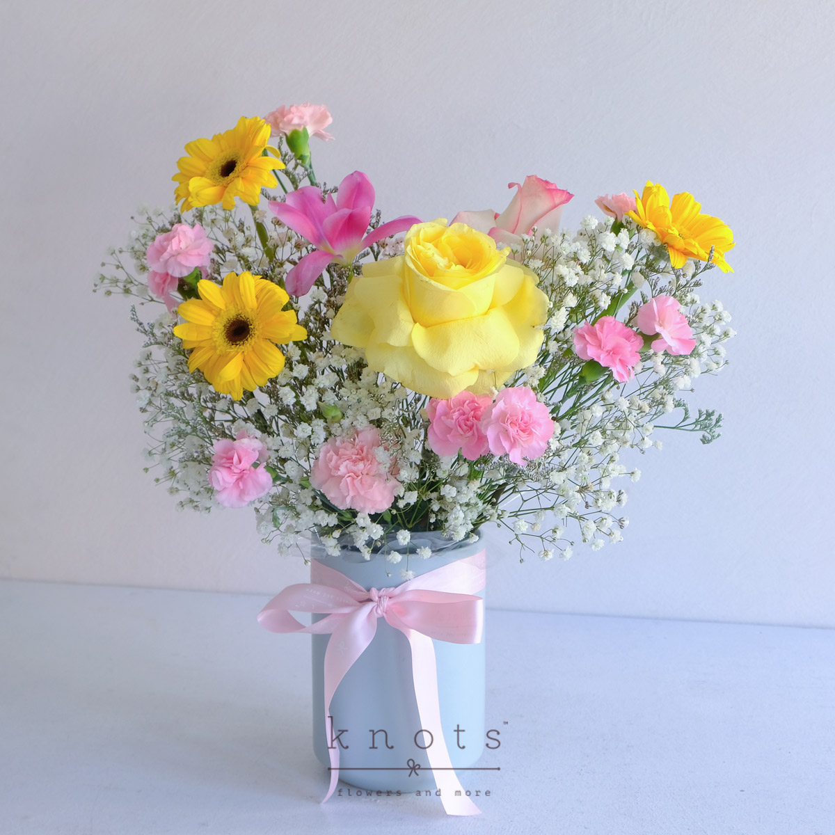 AR2541-Lovely-Times-Mixed-Flowers-ArrangementA_1020