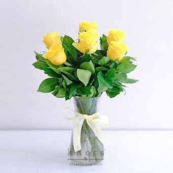 Sweet Belle (Yellow Roses Arrangement)