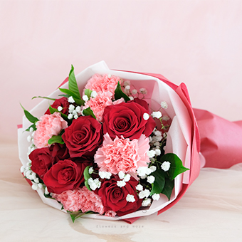 Heartfelt Love ( 6 Red Ecuadorian Roses Bouquet)