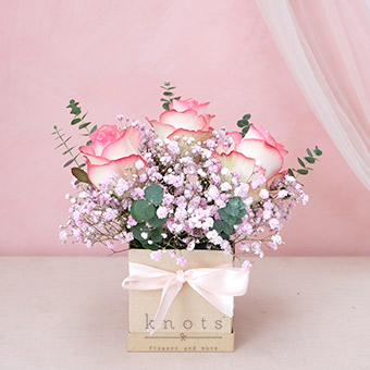 Just the Way You Are (Two-Toned Pink Roses Arrangement)