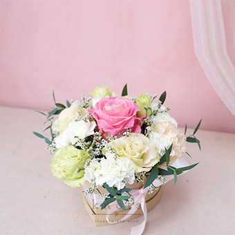 Lovely Day ( 1 Pink Rose Box Arrangement)