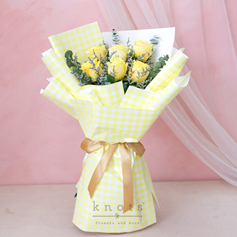 Pretty Little Sunshine (6 Yellow Roses Bouquet)