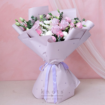 Special Love (6 Lilac Ecuadorian Roses)