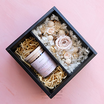 Vanilla Skies (Preserved Rose in Box with Candle)