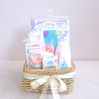 First Steps (Newborn Gift Hamper)
