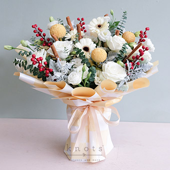 Media Noche (Holiday Bouquet)