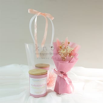 Sweet Summer (Soy Candle & Mini Dried Flower Bouquet)