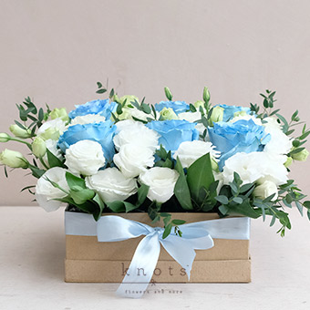 Serene Petals (Blue Ecuadorian Rose Arrangement)