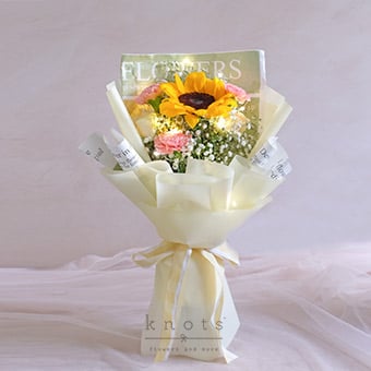 Sunny Sparkles (Sunflower with Fairy Lights)