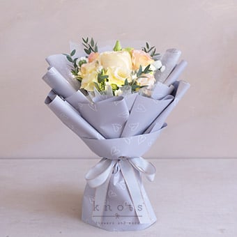 Luminous Bloom (Peach Rose Bouquet w/ Fairy lights)