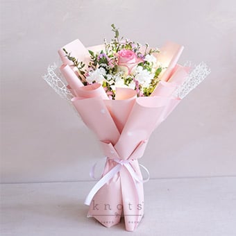 Lovely Sparkle (Pink Rose Bouquet w/ Fairy lights)