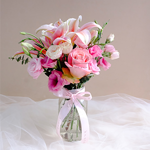 Charming Girl (Lilies & Roses)