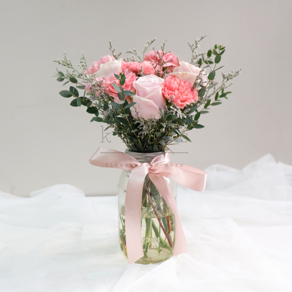 Dreamy illusion (Pink Roses Arrangement)