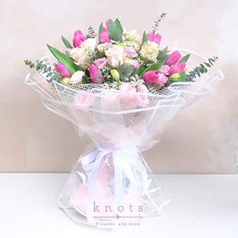 Romantic Vue (Pink Tulips And Ecuadorian Roses Bouquet)