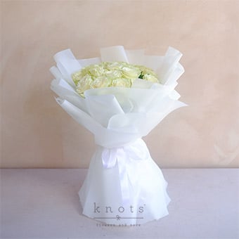 White Ecuadorian Roses Bouquet