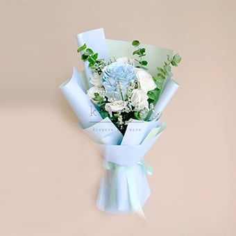 Blooming Chic (Light Blue Ecuadorian Roses Bouquet)