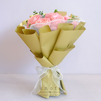 Golden Blush (6 Pink Ecuadorian Rose Bouquet)