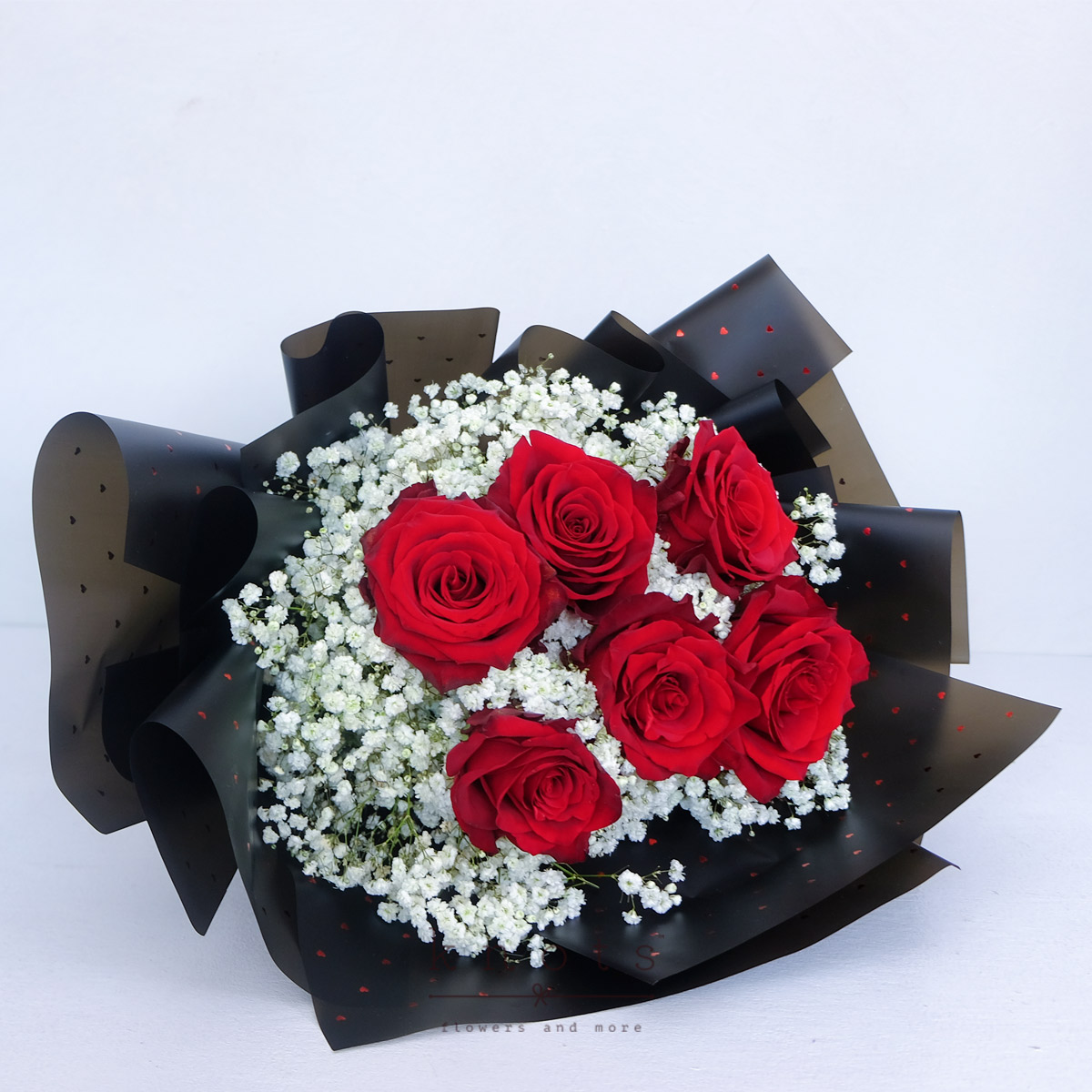 BQ2501-Romance-in-Bloom-6-Red-Ecuadorian-Roses-BouquetA_1200