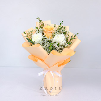 Romantic Radiance (Shimmer Ecuadorian Rose Bouquet)
