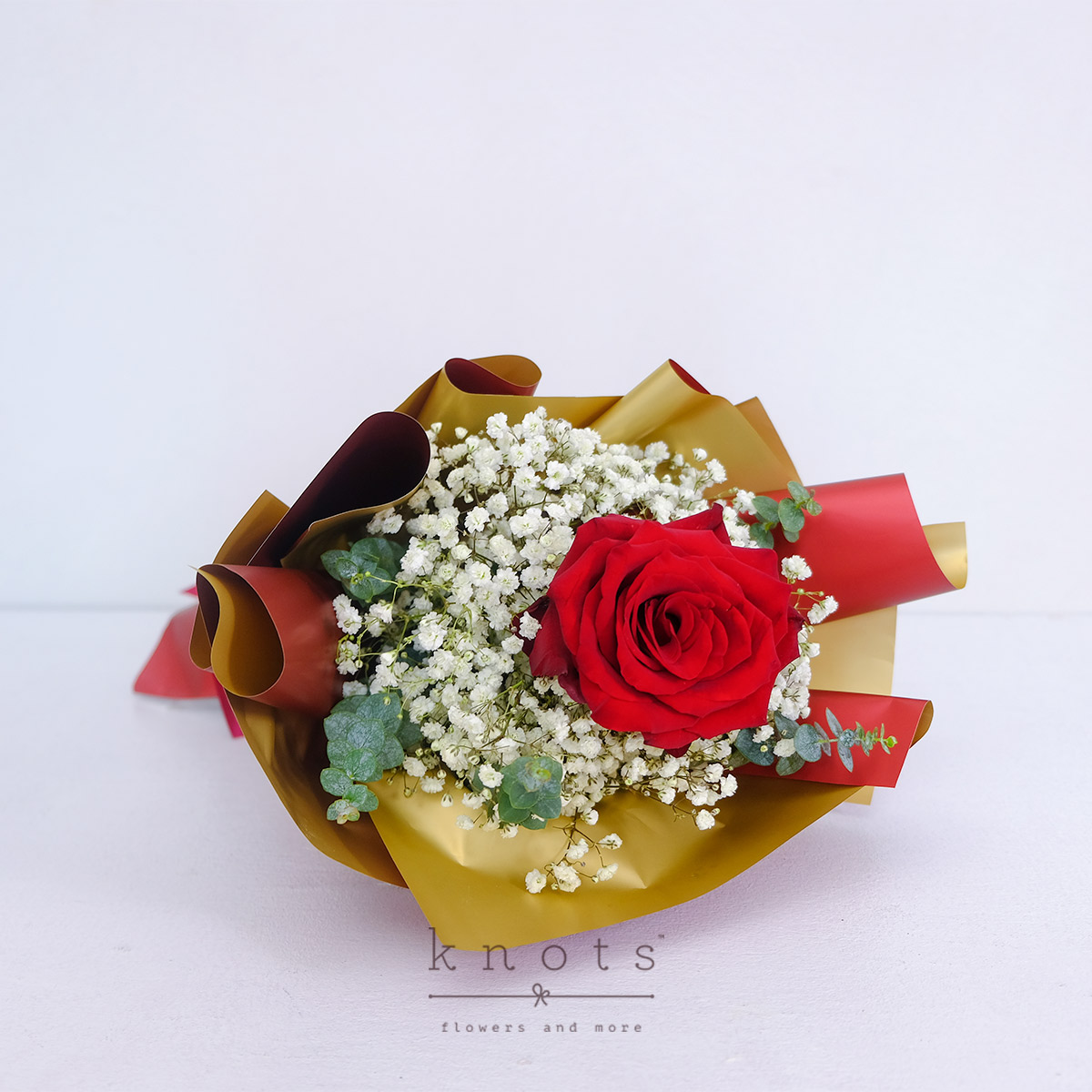 BQ2511-Hearts-Entwined-Red-Ecuadorian-Rose-BouquetA_1200