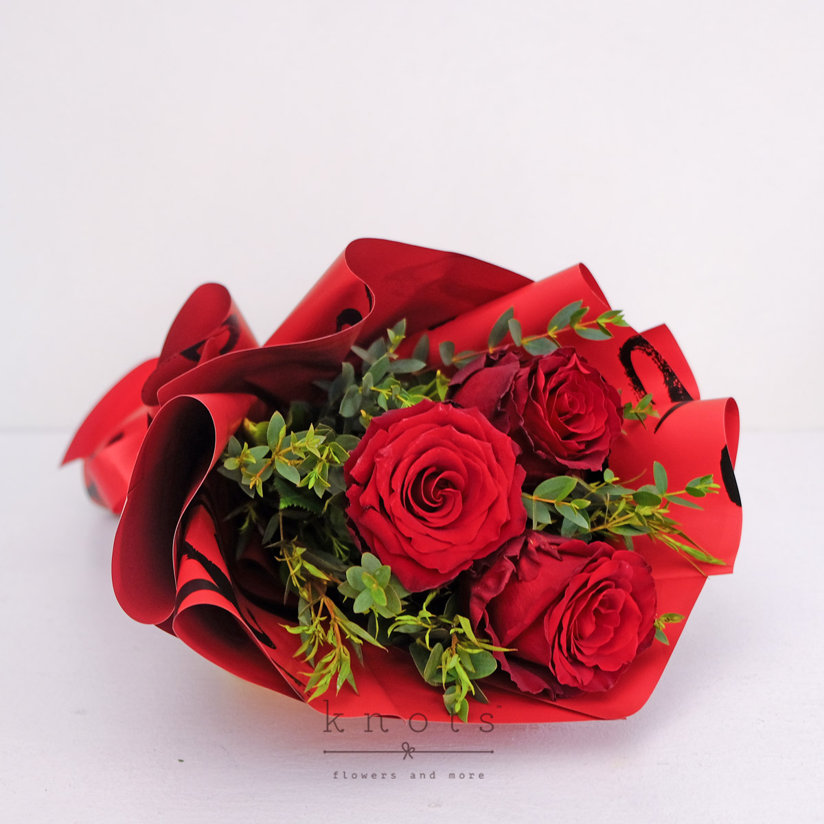 BQ2525-3-Red-Ecuadorian-Roses-BouquetA_1200