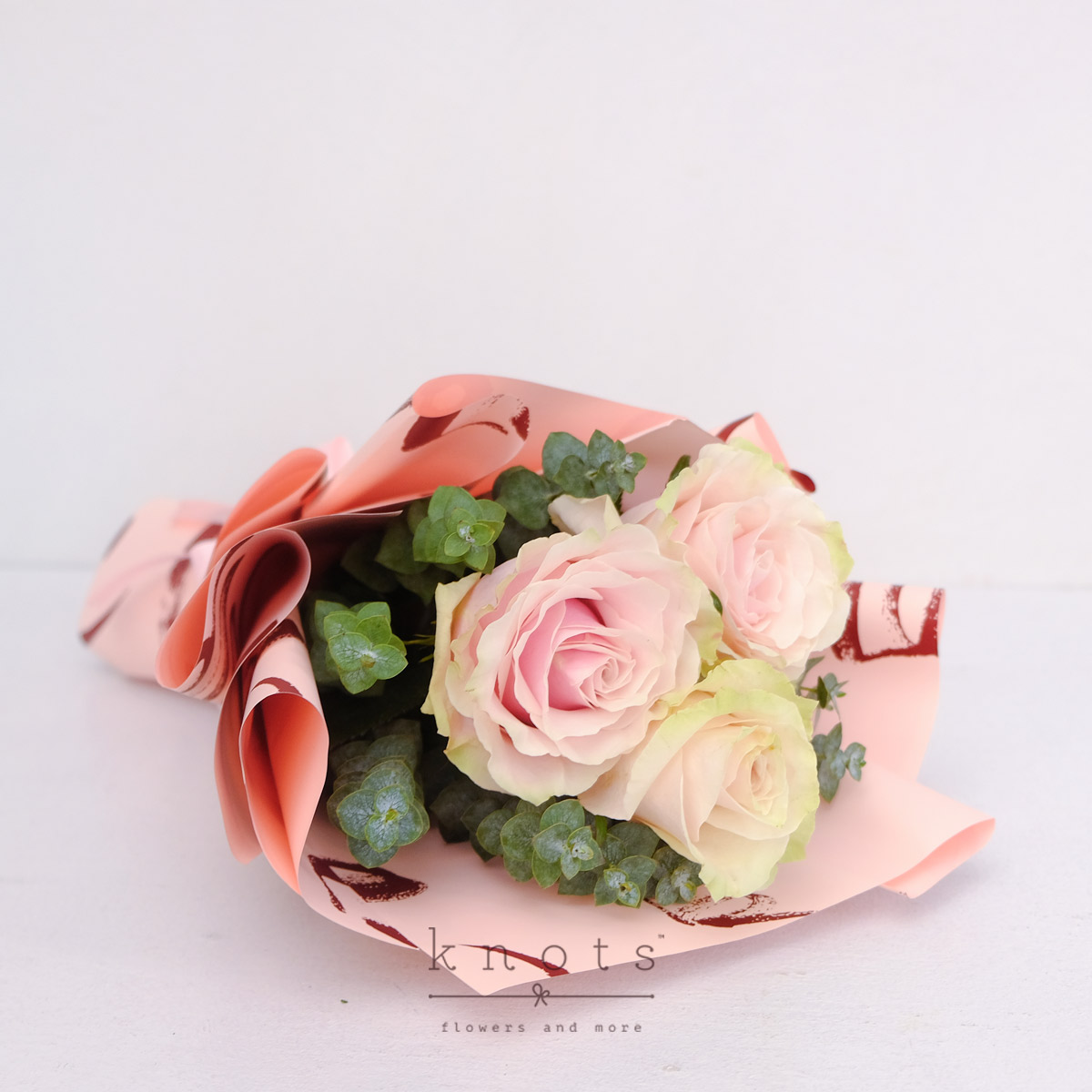 BQ2526-3-Pink-Ecuadorian-Roses-BouquetA_1200