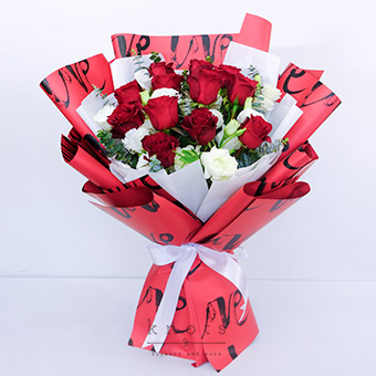 Romantic Valentine (12 stalks Red Ecuadorian Roses Bouquet)