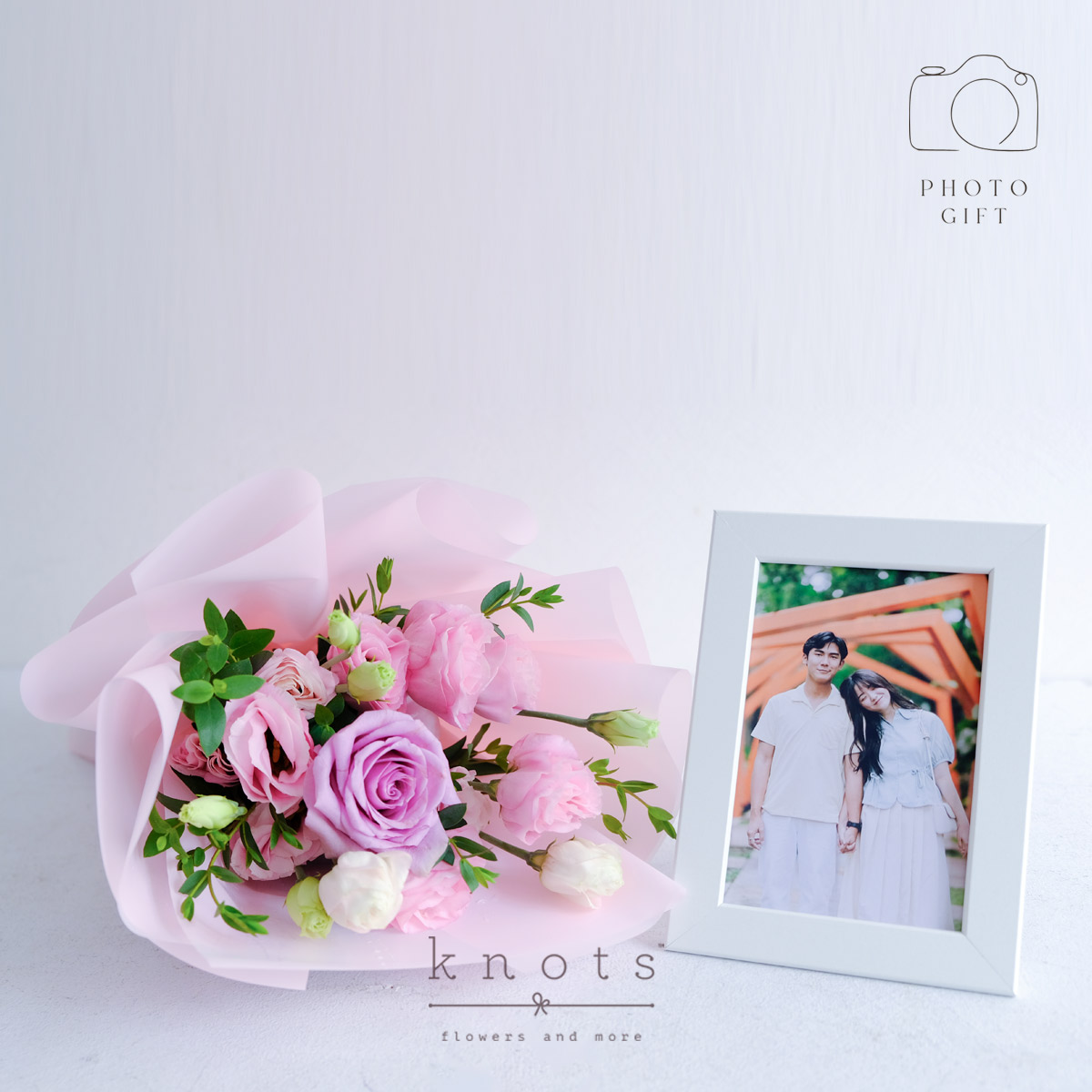 Picture Perfect (Lilac Rose Bouquet and Photo Gift)