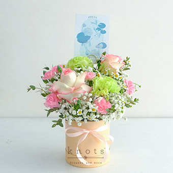 Florian Pisces (Two-tone Pink Roses with Carnations Boxed Arrangement)