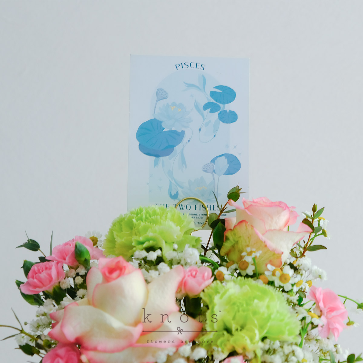 PAR2503-Florian-Pisces-Two-tone-Pink-Roses-with-Carnations-Boxed-ArrangementB_1200