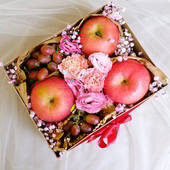 Pleasurable Healing (Fruits & Flower Gift Box)