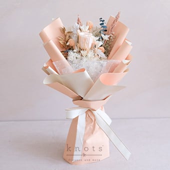 Hannah (Dried and Preserved Bouquet)