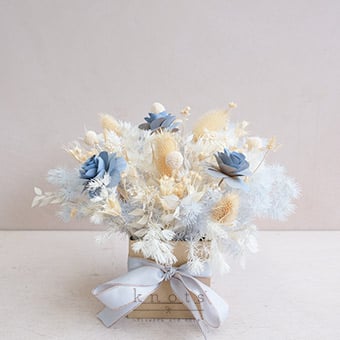 Dion (Dried Arrangement)