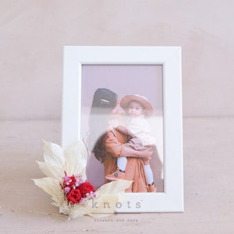 Petals & Memories (Preserved/ Dried flowers and Photo Gift)