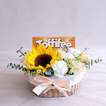 Sweet Sunny Smile (Sunflower Arrangement w/ Chocolates)