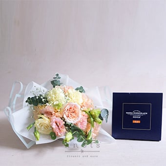 Heavenly Love (Ecuadorian Rose Bouquet w/ Chocolates)