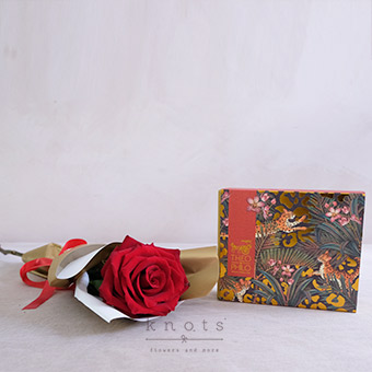 Sweetness Delight (Ecuadorian Rose and Chocolates)