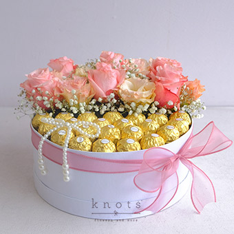 Sweet Sophistication (Pink Ecuadorian Rose with Ferrero Chocolate Arrangement)