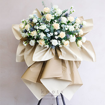 Elegance In Arrival (Congratulatory Flower Stand)