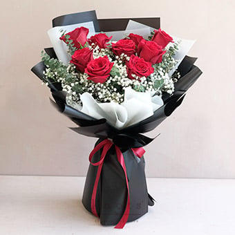 Delight And Sweet (9 Red Ecuadorian Roses Bouquet)