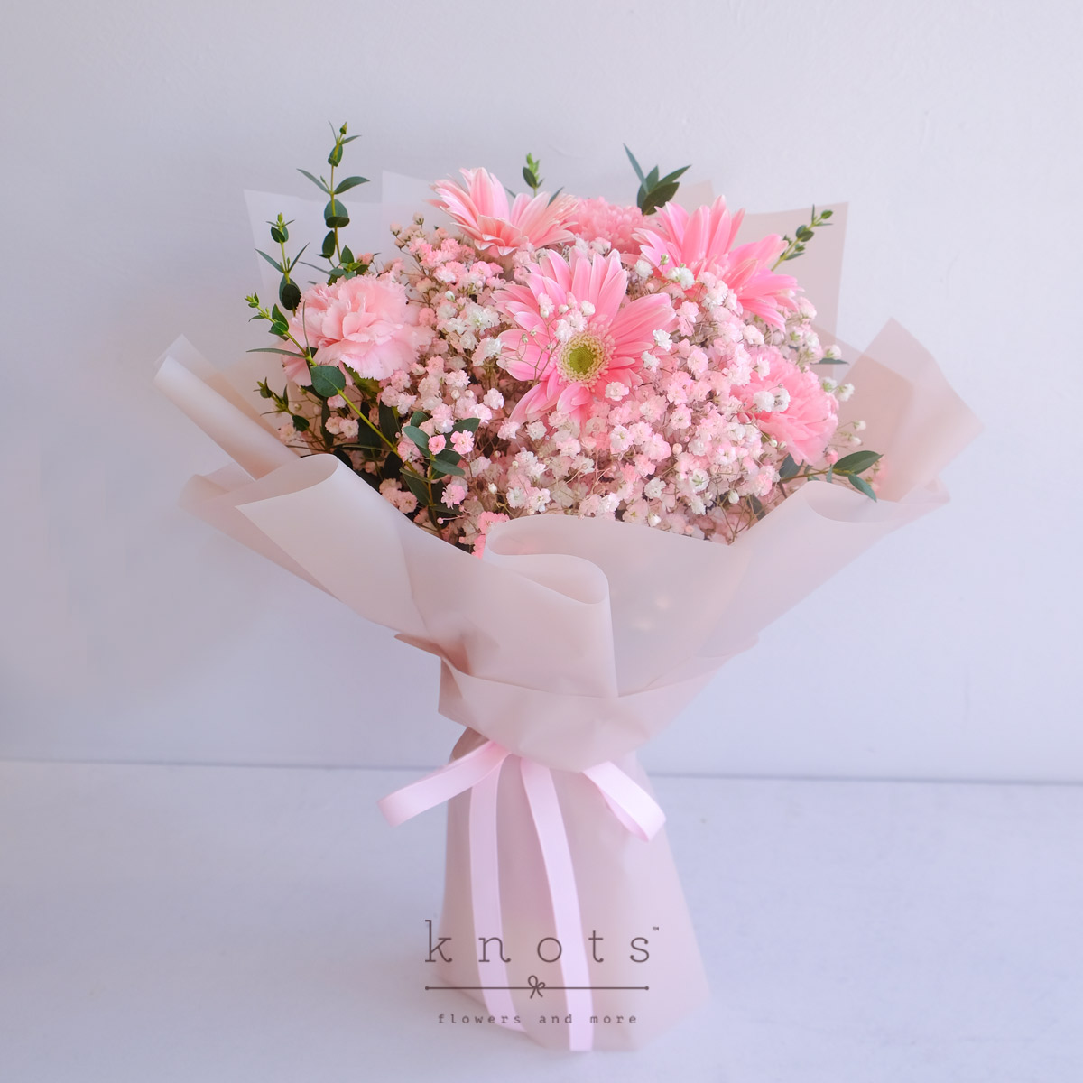Pink Carnation & Gerbera Posy Pink Carnation & Gerbera Posy