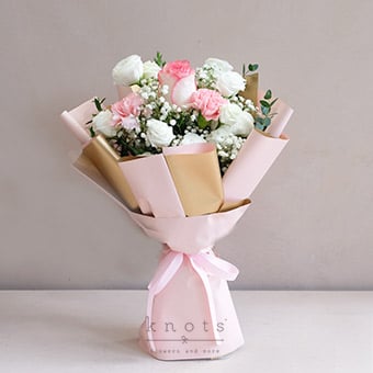 Lovely Gaze (Two-Tone Pink Rose Bouquet)