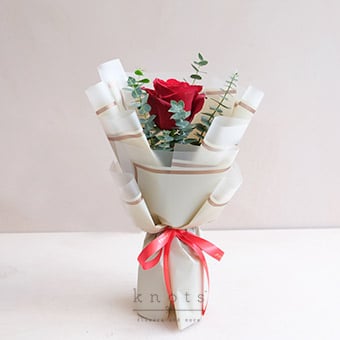 Romancing Fantasy (Red Ecuadorian Rose Bouquet)