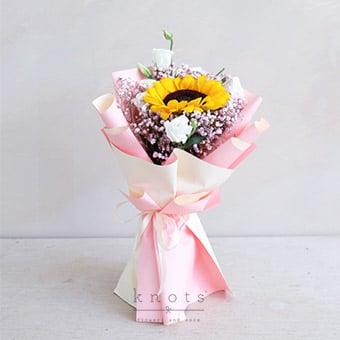 Rhea (Sunflower Bouquet)