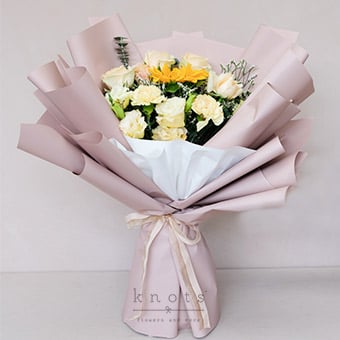 Jodie (Sunflower & Roses Bouquet)