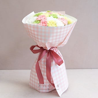 Dainty Mama (Mixed Carnations Bouquet)