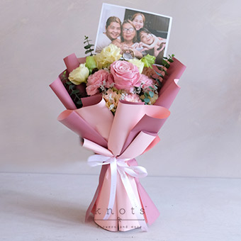 Sweet Glimpse (Pink Ecuadorian Rose Bouquet with Photo)