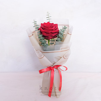 Romancing Fantasy (Red Ecuadorian Rose Bouquet)