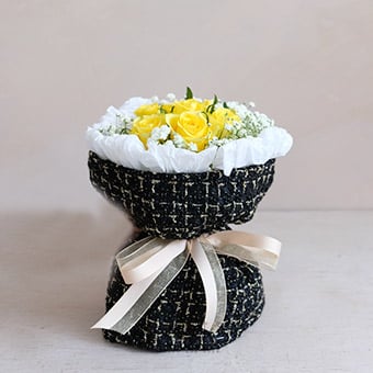Gianna (Petite Hand Bouquet)