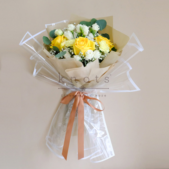 Speechless Statement (Yellow Ecuadorian Roses Bouquet)
